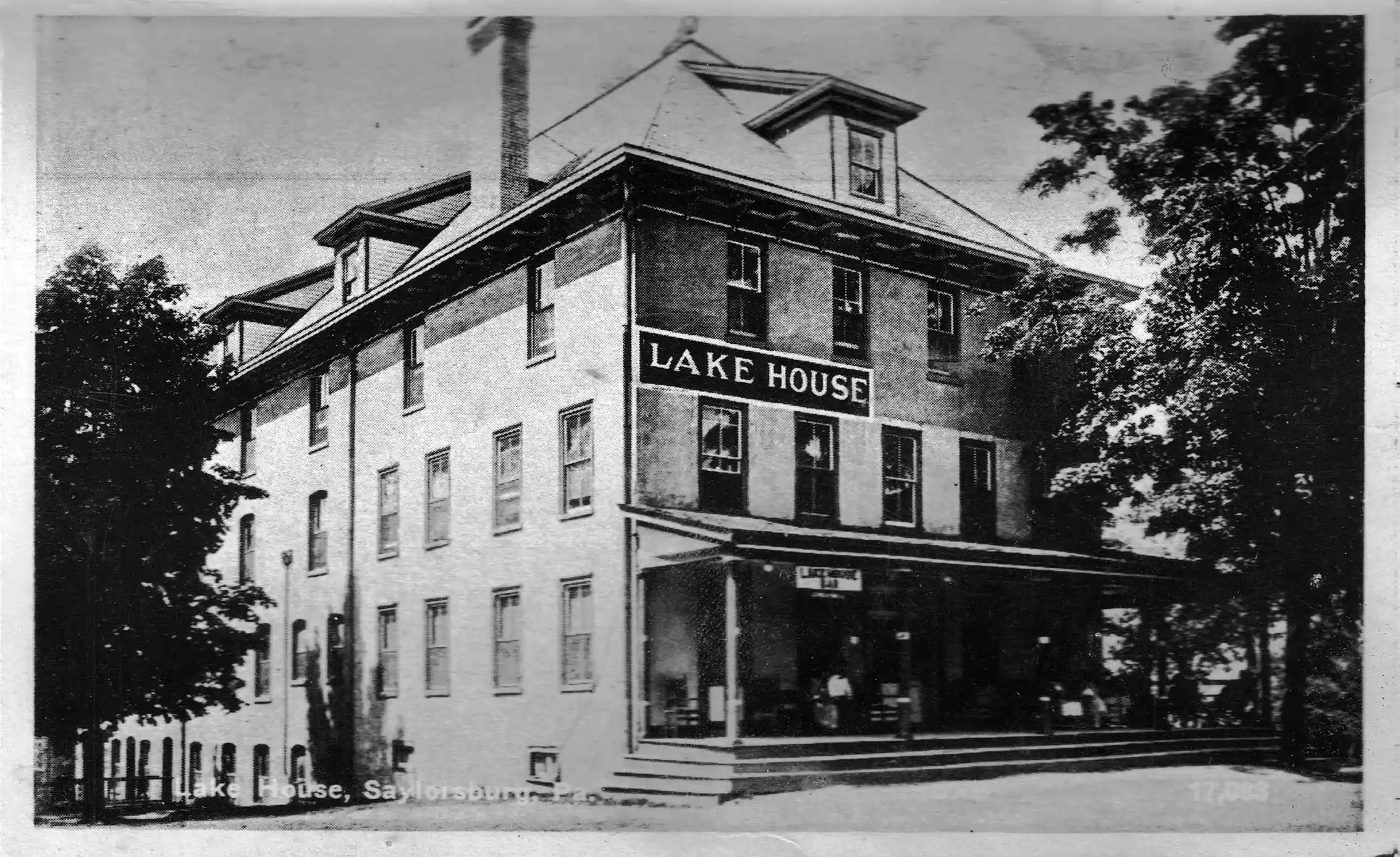 lake-house-hotel-post-1895-expansion-the-grand-transformation Antique black and white image of the Lake House Hotel, Saylorsburg, Pennsylvania after its grand Victorian Era Expansion post 1895